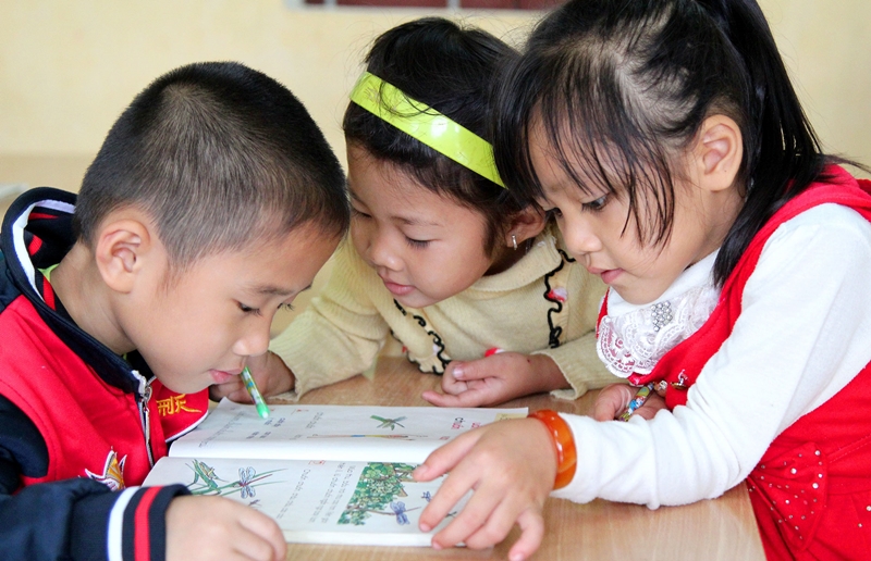 台灣世界展望會透過「資助兒童計畫」，持續於教育基礎落後、識字率偏低的國家推動各項教育方案。