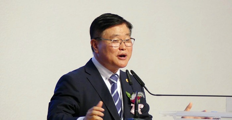 來自韓國的宣教士張漢業，目前在台北純福音教會擔任主任牧師，長期推動台、韓雙邊的交流。