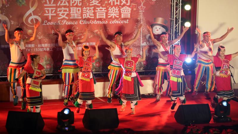 塬住民传统舞蹈演出。
