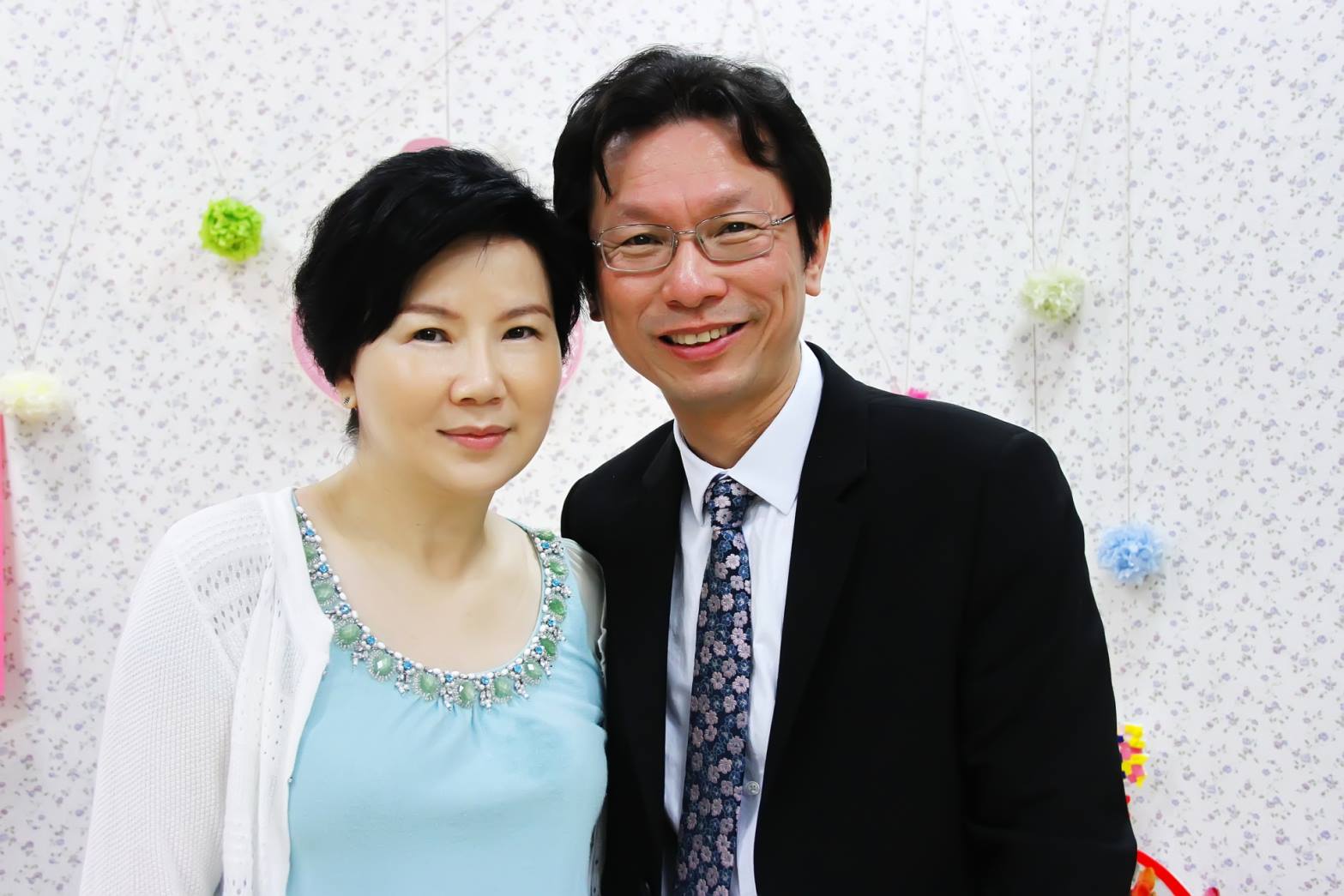 朱家祥医师与妻子刘采艷合影。