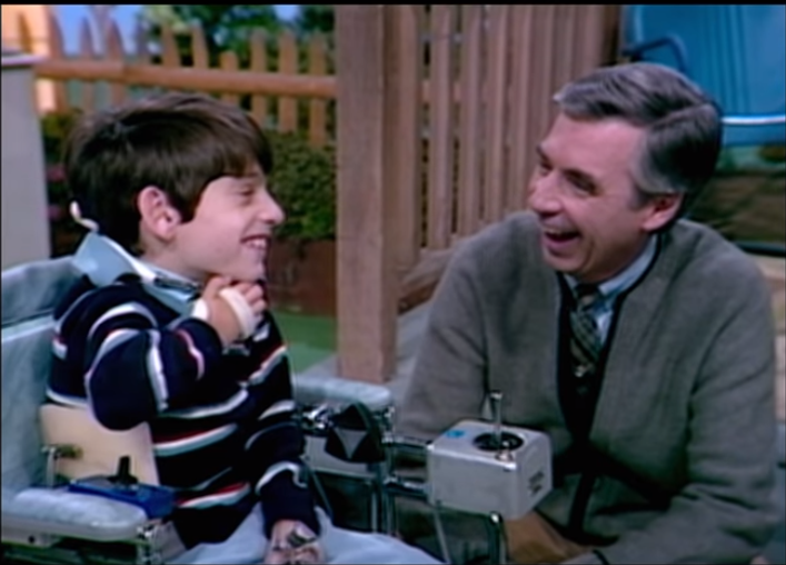 心靈破碎的孩子，看他的節目得醫治　湯姆漢克新片演活也是牧師的「兒童電視之父」
